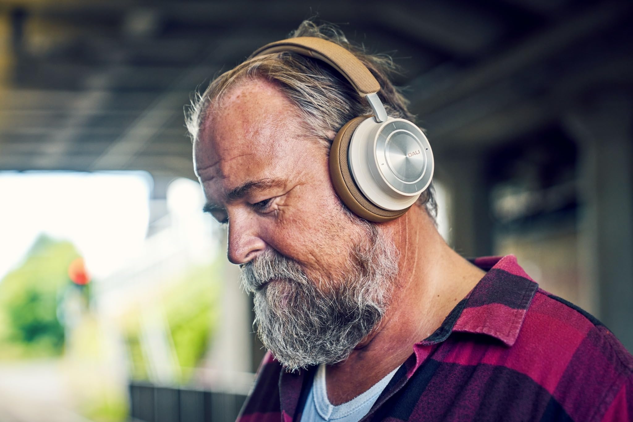 Over-Ear Hi-Fi Headphones with ANC & Bluetooth AptX
