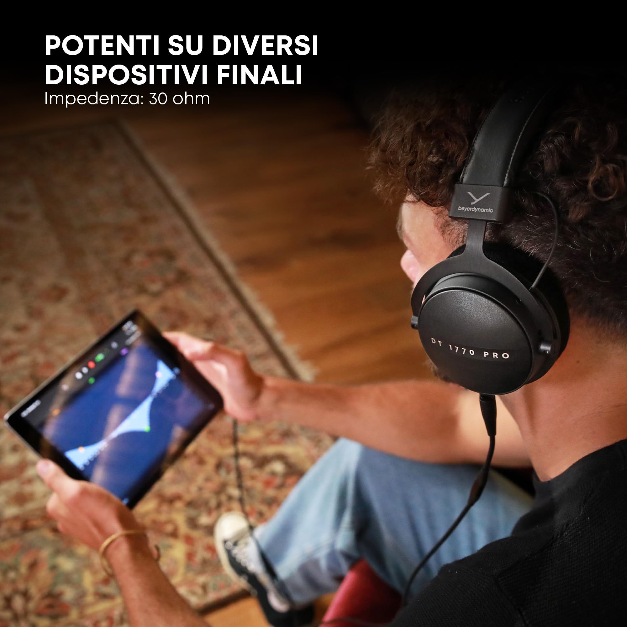 Closed-Back Studio Monitor Headphones with Detachable Cables