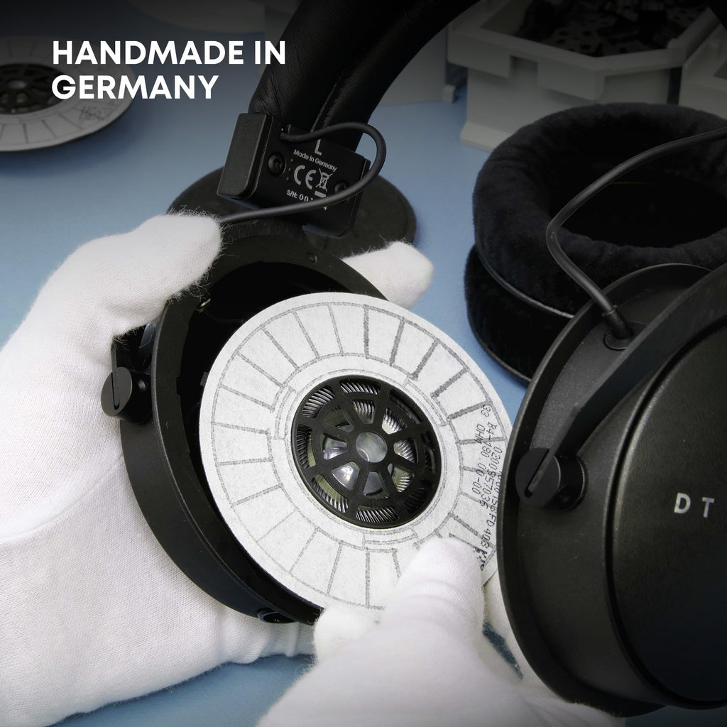 Closed-Back Studio Monitor Headphones with Detachable Cables